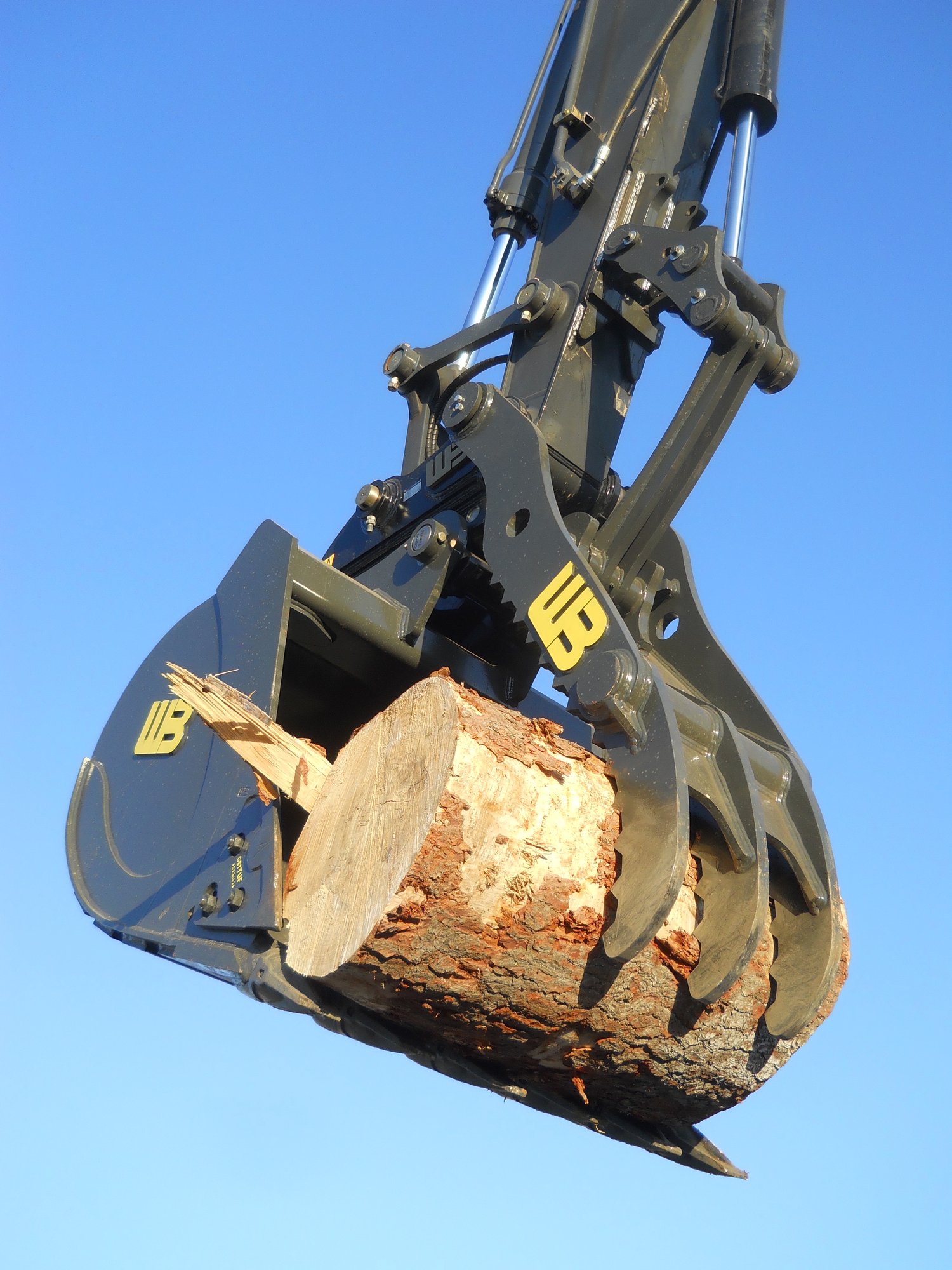 Deere225D_WedgeLock_Coupler_3Tine-ProLink_Thumb_HDBucket_001