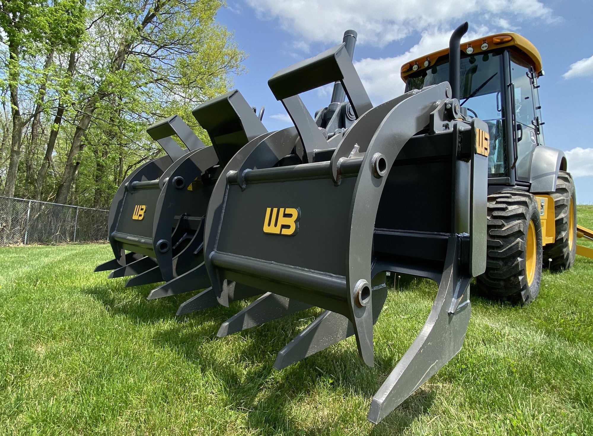 WLBH_Deere310SL_GrappleRake_006-2