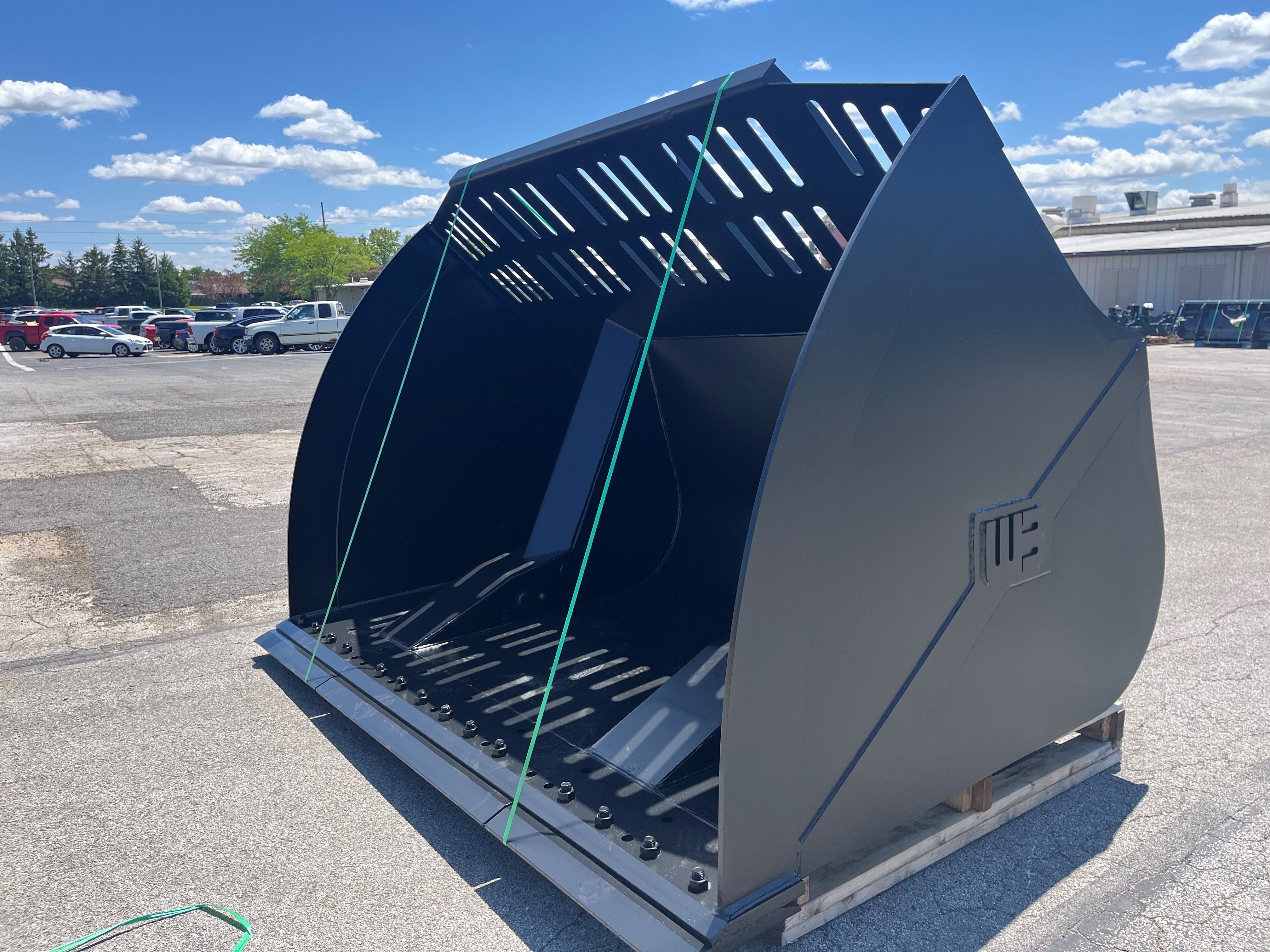 High Tip/Roll-Out Bucket | Werk-Brau